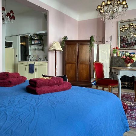 Апартаменты The Pink Studio - Exceptional Location In City Center - Unique & Elegant Намюр Экстерьер фото
